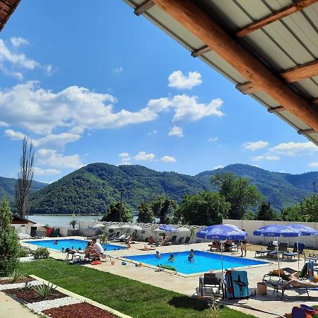 Clisura Dunarii - Pensiunea Casa Creta Liborajdea Экстерьер фото