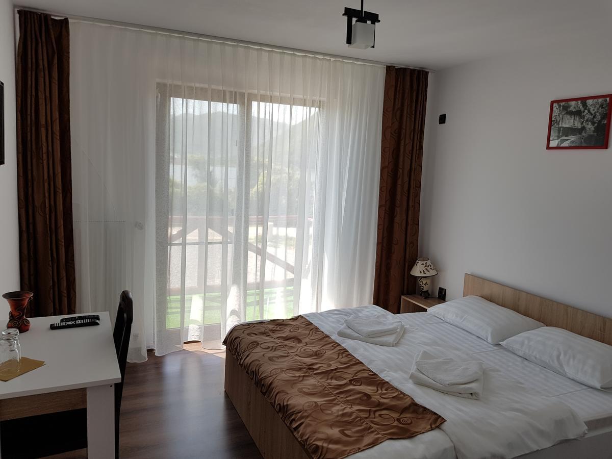 Clisura Dunarii - Pensiunea Casa Creta Liborajdea Экстерьер фото